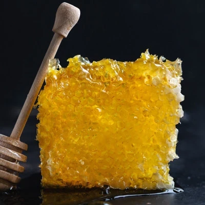 Чудните свойства на пчелния восък